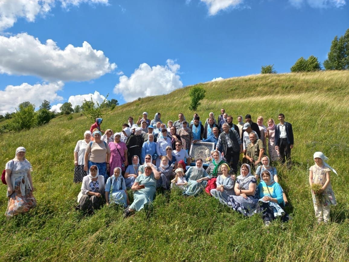 Продолжается крестный ход с Владимирской иконой Божией Матери