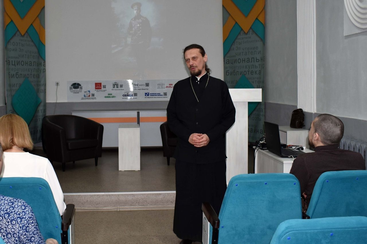 В Йошкар-Оле прошел открытый кинопоказ фильма «Первый лётчик Марийского края Николай Кокорин»