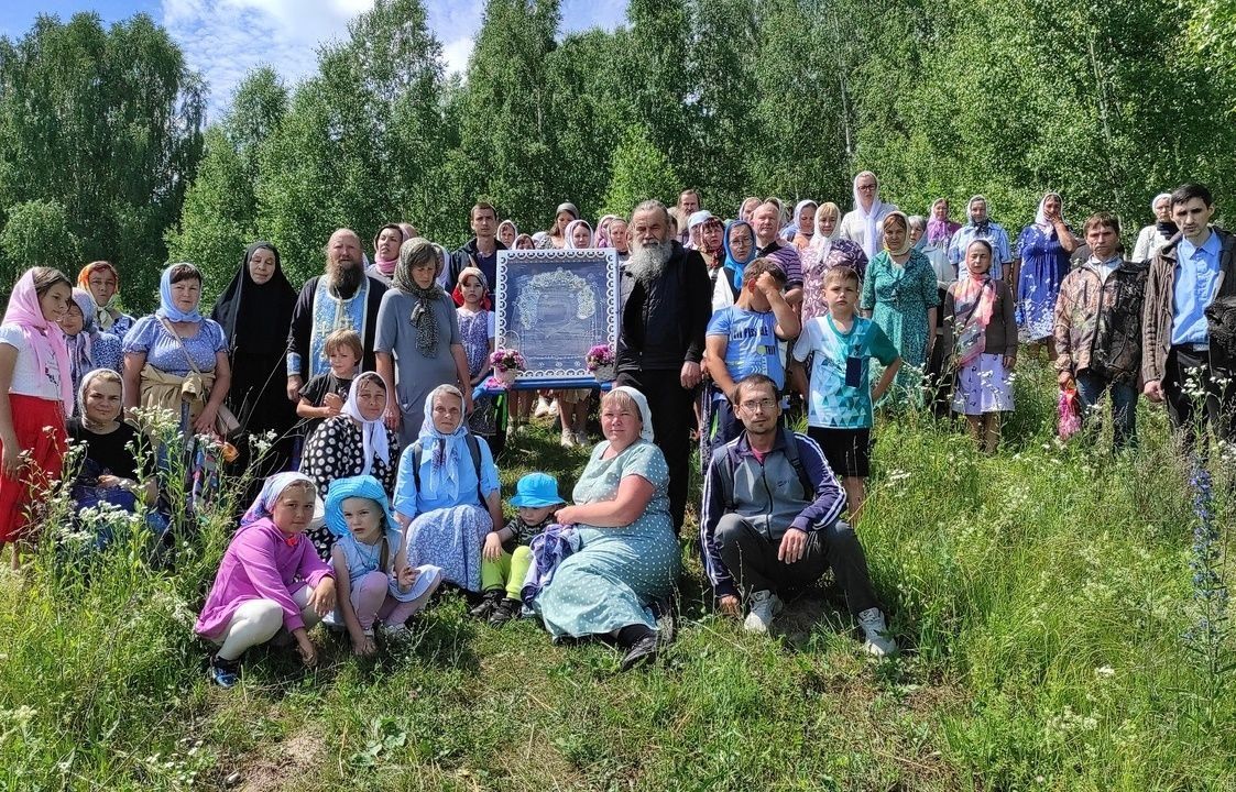 Крестный ход с Владимирской иконой Богородицы отправился из Сумок в Юрино