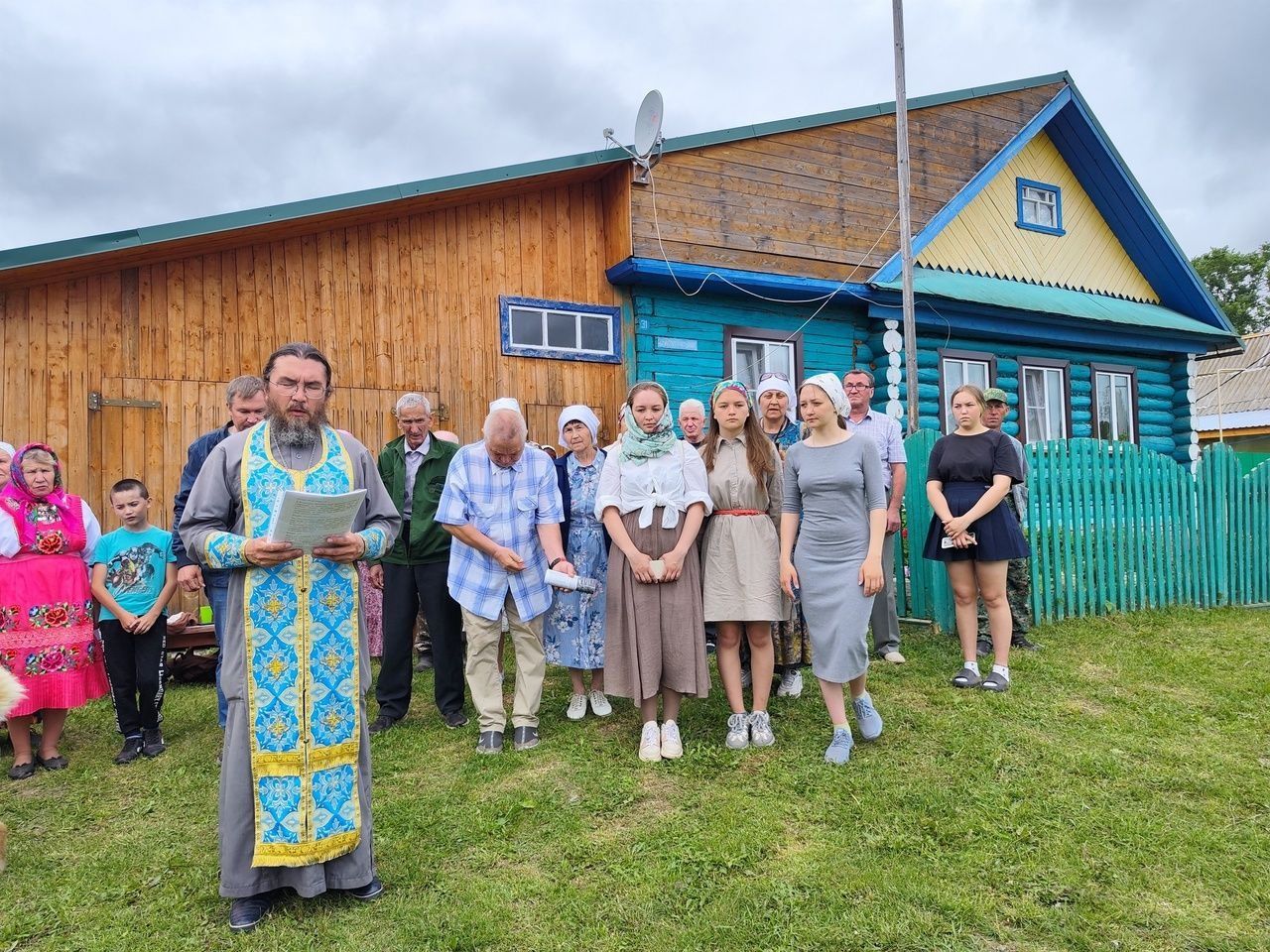 Крестный ход с Седмиезерной иконой Богородицы идет по Новоторъяльскому району