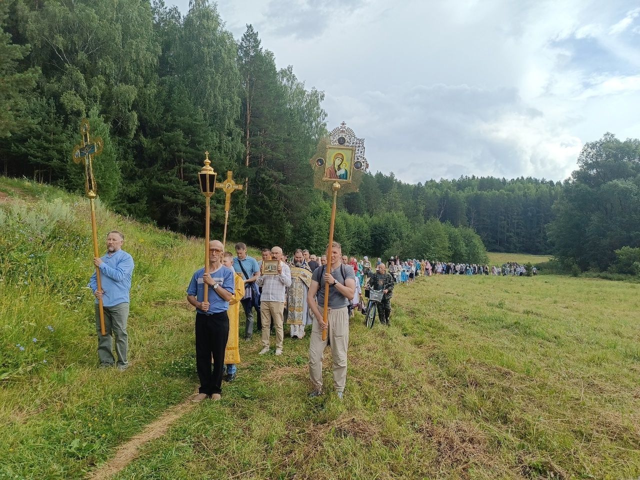 Прошел крестный ход от Сернура на источник Казанской иконы Богородицы в д. Тимино