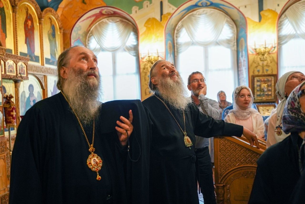 🆕 Паломники во главе с епископом Арсеньевским и Дальнегорским Гурием осмотрели святыни Марий Эл