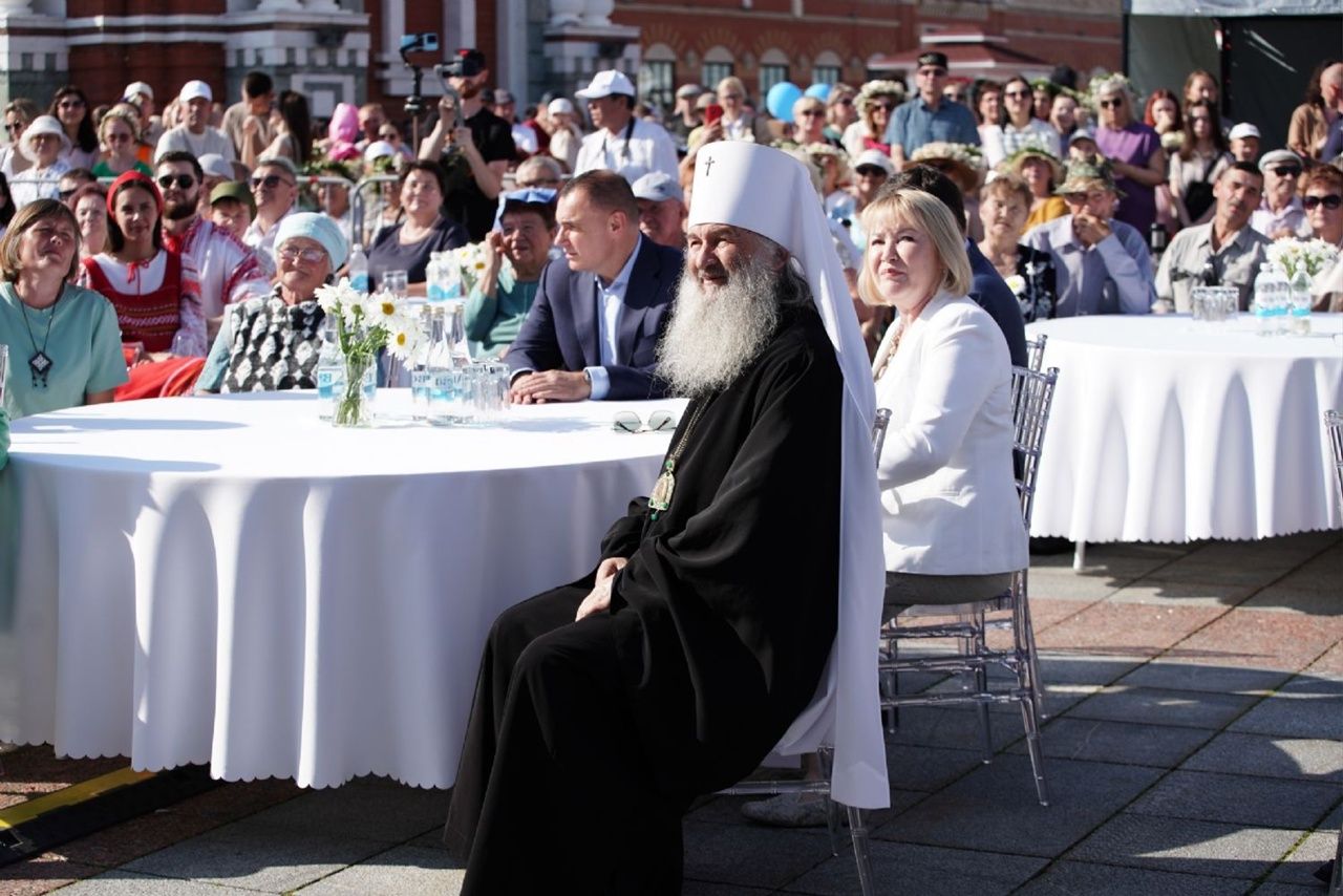 🆕 В Йошкар-Оле состоялся праздник, посвященный Дню семьи, любви и верности