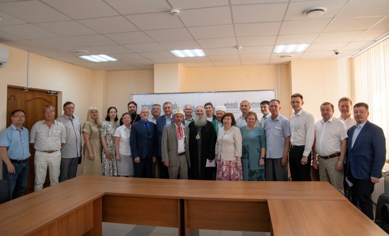 🆕 В Общественной палате РМЭ обсудили тему духовно-нравственных ценностей в традиционных религиях России