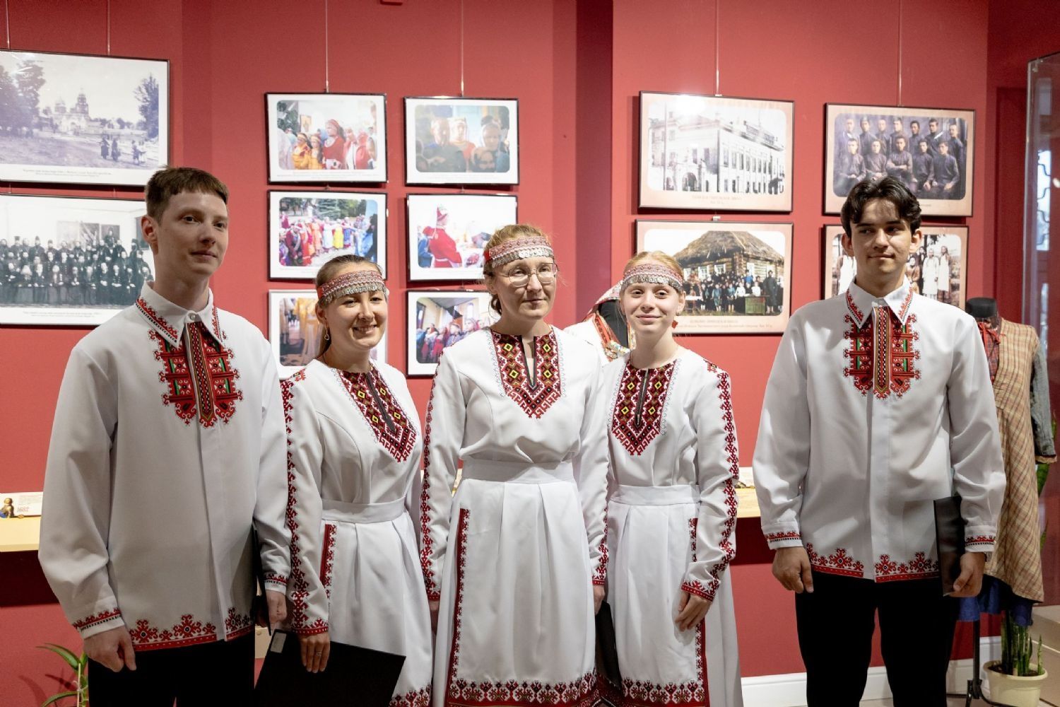 🆕 Православная молодёжь Йошкар-Олы приняла участие в открытии выставки «Тайны христианского наследия Казанской земли»