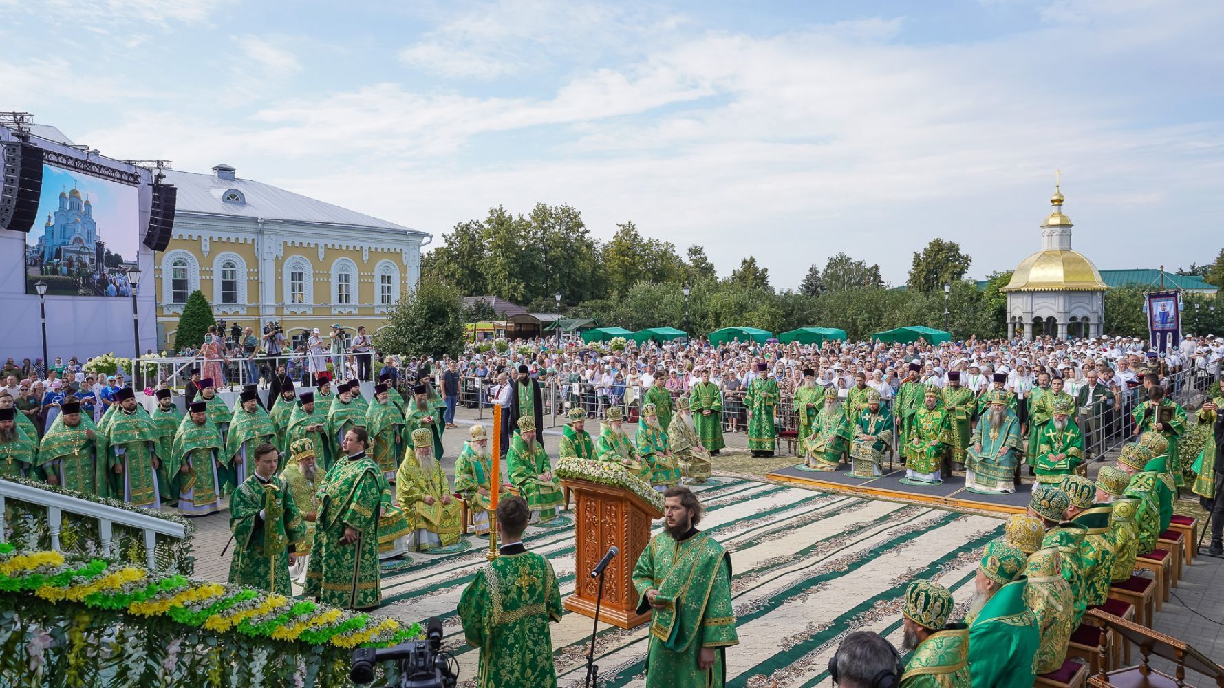 🆕 Митрополит Иоанн принял участие в Божественной литургии в Серафимо-Дивеевском монастыре