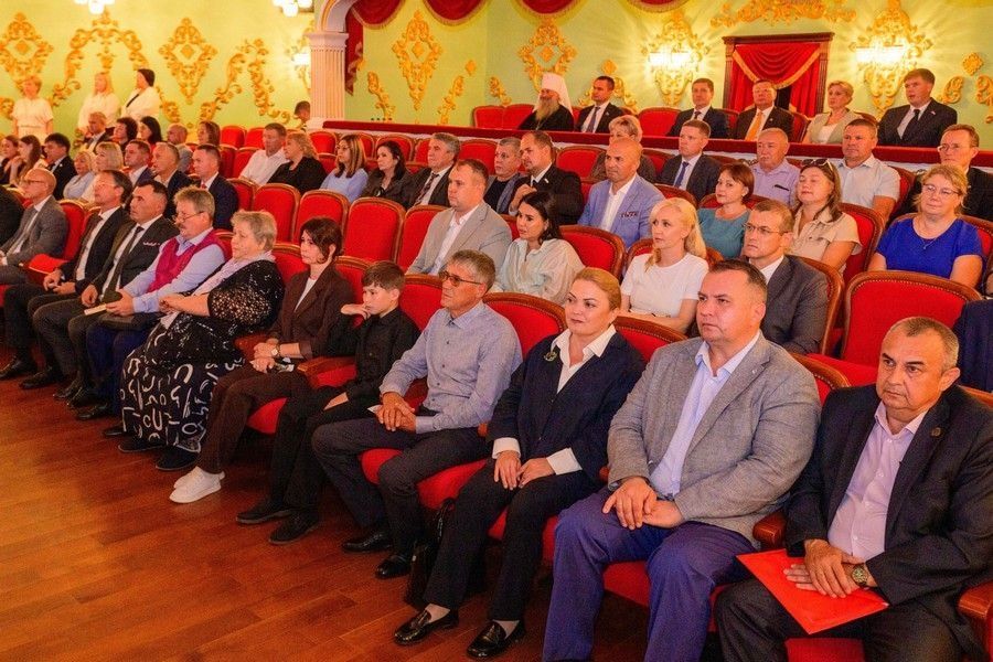 🆕 Митрополит Иоанн посетил концерт, посвященный Дню города Йошкар-Олы