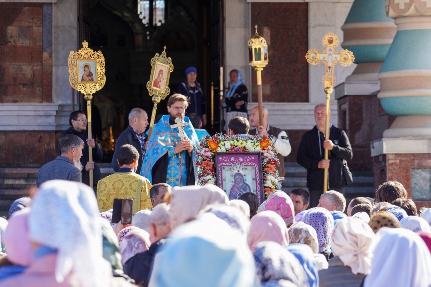 🆕 Мироносицкий крестный ход пришел в Благовещенский кафедральный собор