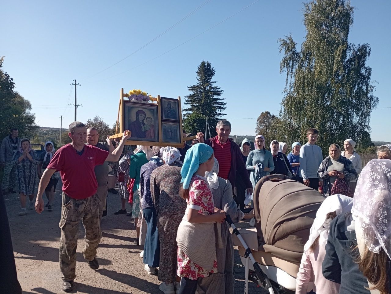 🆕 В селе Еласы и окрестных деревнях прошел крестный ход с Казанской иконой Богородицы
