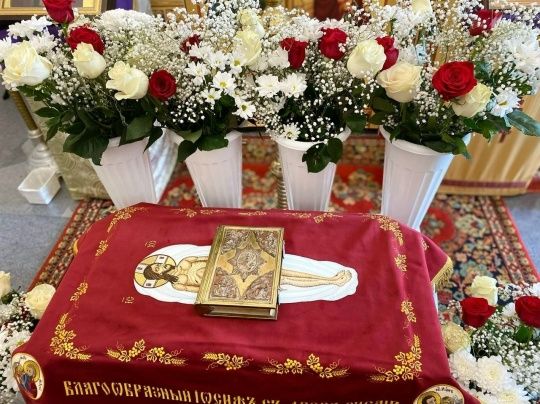 Вынос Плащаницы и Чин погребения.